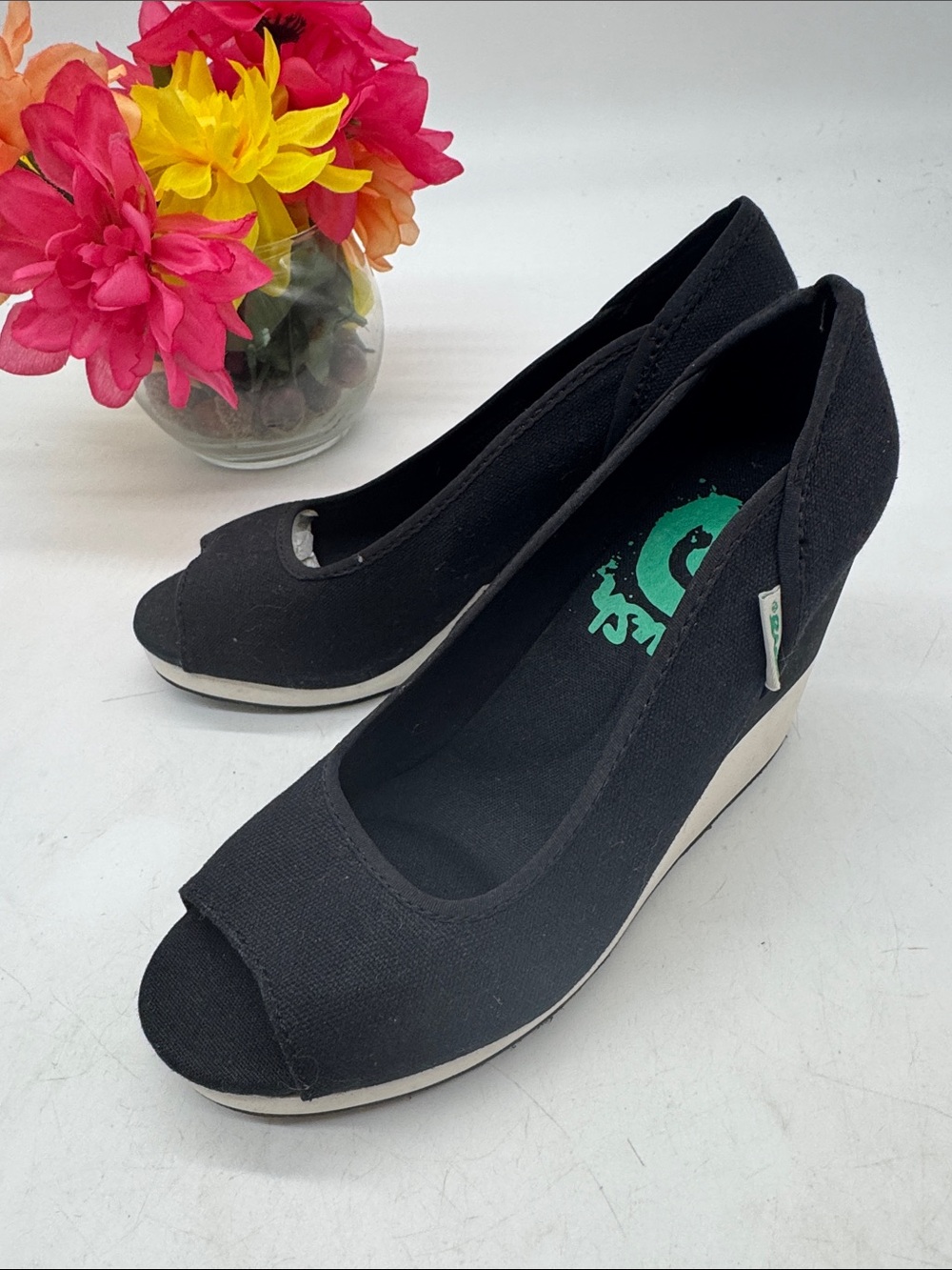 Teva Black Canvas Peep-Toe Wedge Heels Much Size 5 KET10160A